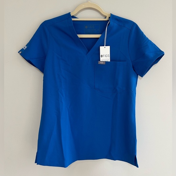 NWT FIGS Catarina One-Pocket Scrub Top V-Neck Royal Blue Short Sleeve, size XS - Picture 1 of 7
